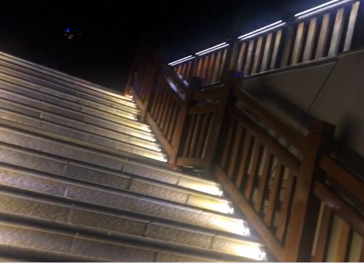 銅仁花果山廣場亮化工程